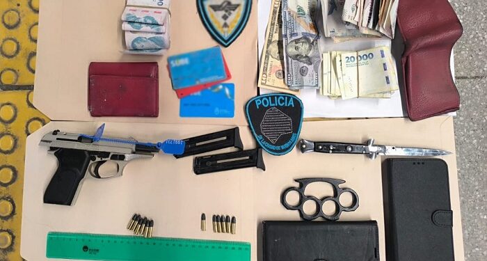 Policía de la Ciudad detuvo en el subte a un hombre armado con una pistola, un cuchillo y una manopla