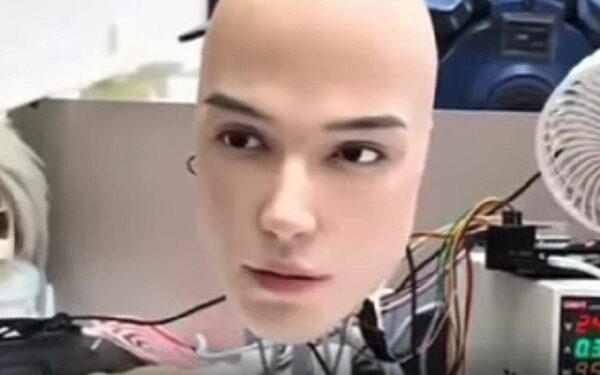 Un robot nuevo hace expresiones faciales muy realistas