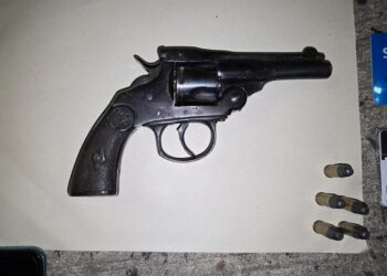 La Policía de la Ciudad detuvo a un hombre armado a bordo de camioneta melliza en Devoto