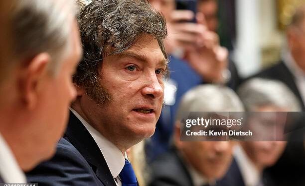 Javier Milei anticipó que va a “reacomodar” el Gabinete y criticó a “los enojaditos de Macri”