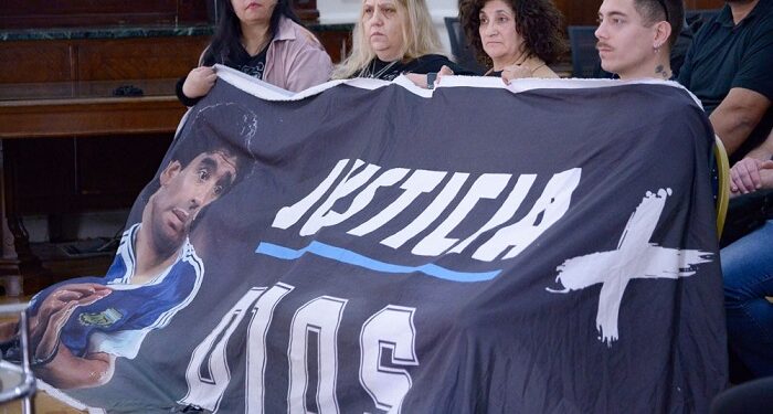 El libro “Música de D10S: La vida de Maradona en canciones” ya es de interés cultural