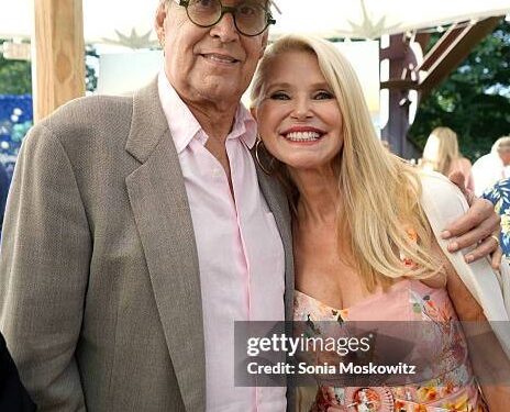 El amor no entiende de edades: el psiquiatra José Carbonell derriba mitos sobre las parejas con diferencia generacional