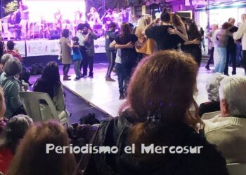 Un hombre abrió un bar sin alcohol, y ya lleva un mes sin poder entrar nadie