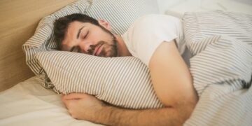¿Por qué nos despertamos entre las 3 o 4 de la mañana?