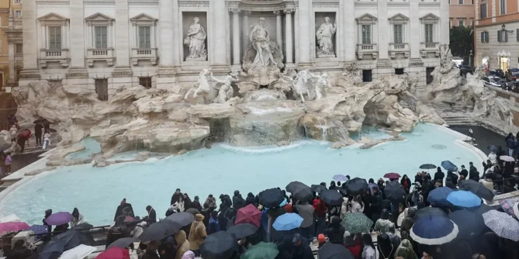 La Fontana de Trevi cobrará 2 euros de entrada a partir de febrero de 2026