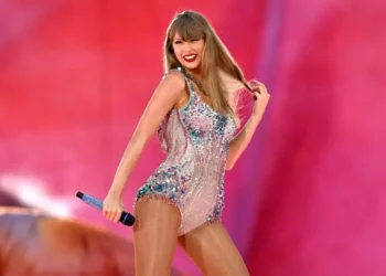Taylor Swift revela detrás de escena del Eras Tour junto a Travis Kelce
