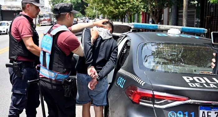 La Policía de la Ciudad detuvo a cuatro ladrones tras una entradera en Villa Real