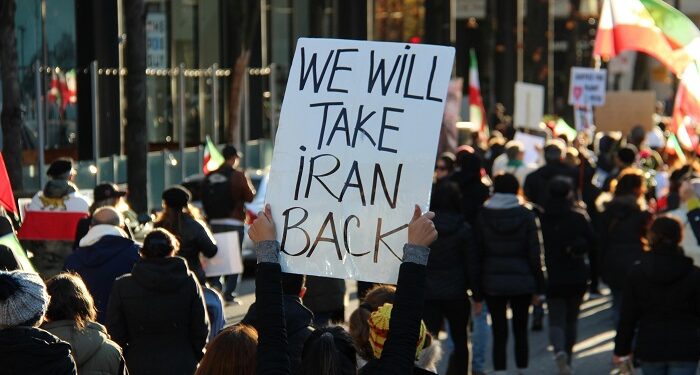 Irán al límite: protestas domésticas, fractura del poder y un régimen frente a su mayor dilema