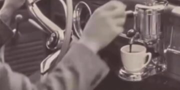 En 1959 algunos modelos de Volkswagen podían incluir una cafetera como accesorio opcional