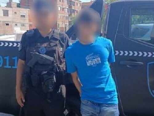 La Policía de la Ciudad detuvo tras persecución que terminó en Villa Celina a dos ladrones, uno menor de edad, en un auto robado