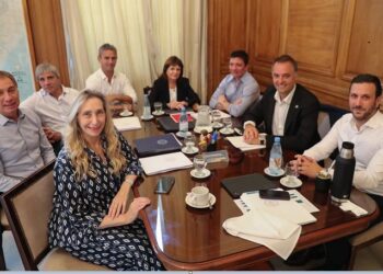 El Gobierno se resiste a modificar Ganancias, pero discute cambios en la Reforma Laboral