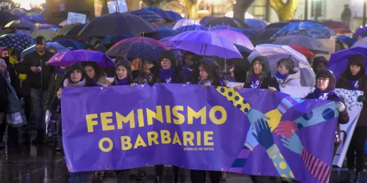 El feminismo se manifiesta este domingo por el 8M con el eco de un mundo en conflicto