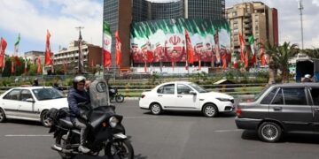 Irán estudia la propuesta estadounidense mientras Donald Trump amenaza con más ataques