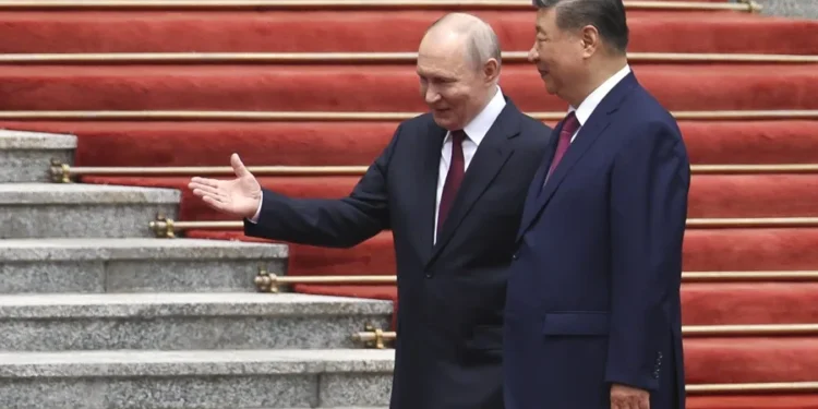 Xi Jinping y Vladímir Putin firman una declaración para fortalecer su cooperación estratégica