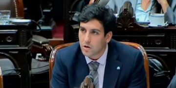 El papelón del Diputado libertario Gino Visconti: «Hay una fábrica de vidrió que nunca ´produció´ ninguna botella»