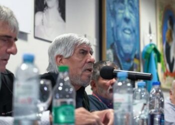 La obra social de los camioneros enfrenta una crisis con una deuda de $60.000 millones mientras Moyano evalúa cambiar el directorio y vender propiedades