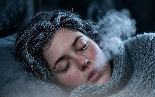 Estudiosos indican que dormir en un ambiente frío podría ayudar a quemar grasas