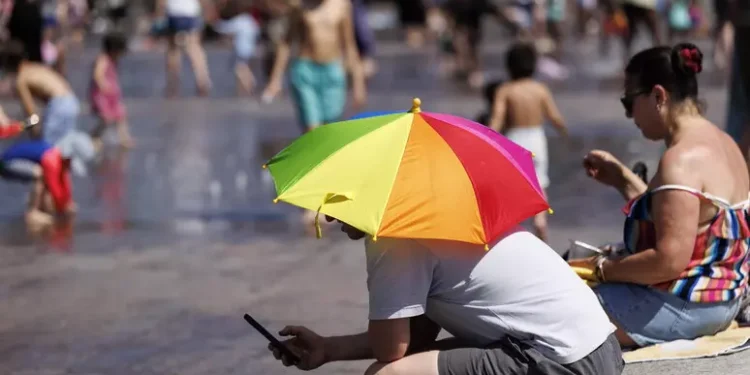 Ola de calor en Europa: Francia restringe alcohol y Madrid cancela evento