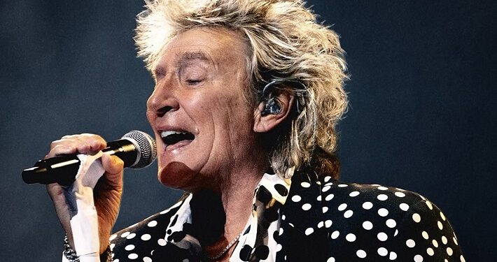 Rod Stewart se descompensó en pleno show y necesitó oxígeno artifical