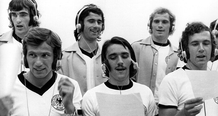 Lumiton presenta «La historia no oficial de los mundiales»