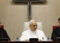 El papa pide a los obispos que respondan con escucha, justicia y reparación a los abusos