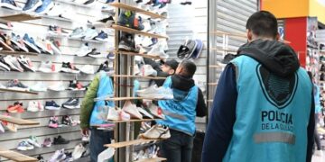 La Policía de la Ciudad secuestró en Retiro 2.700 pares de zapatillas de contrabando con un valor de más de 160 millones de pesos