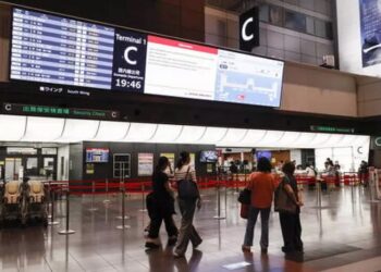 Donald Trump convierte los aeropuertos en un nuevo frente de la ofensiva migratoria