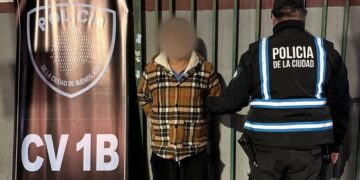 La Policía de la Ciudad detuvo a dos peruanos que trasladaban un kilo de cocaína en un taxi