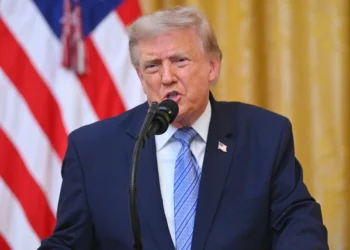 Donald Trump ordena detener los bombardeos contra Irán para negociar un acuerdo que ponga fin al conflicto