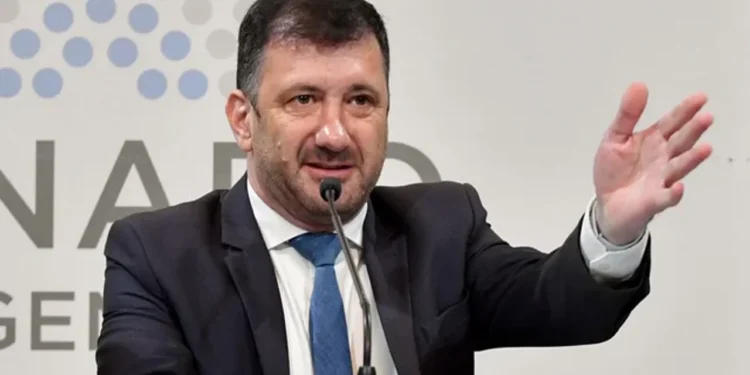 El ex senador Edgardo Kueider fue condenado a dos años de prisión en suspenso en Paraguay
