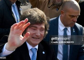 Presidentes en Latinoamérica: Javier Milei cae un puesto y queda entre los cinco peor valorados