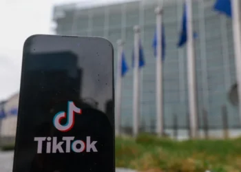 Bruselas acusa a TikTok de no proteger suficientemente a los menores