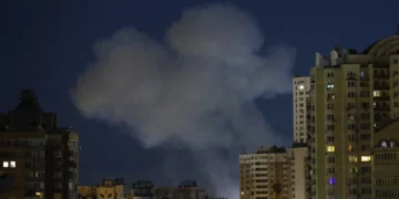 Un ataque ruso contra Kiev causa al menos nueve muertos y 28 heridos