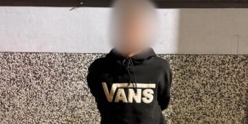 Un menor robó una moto en Caballito y escapó a Provincia: tras una persecución, la Policía de la Ciudad lo detuvo y le devolvió el rodado a la víctima