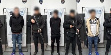 Tres delincuentes, dos de ellos menores de edad, robaron un auto en Provincia y fueron detenidos por Policía de la Ciudad en Barrio Zavaleta
