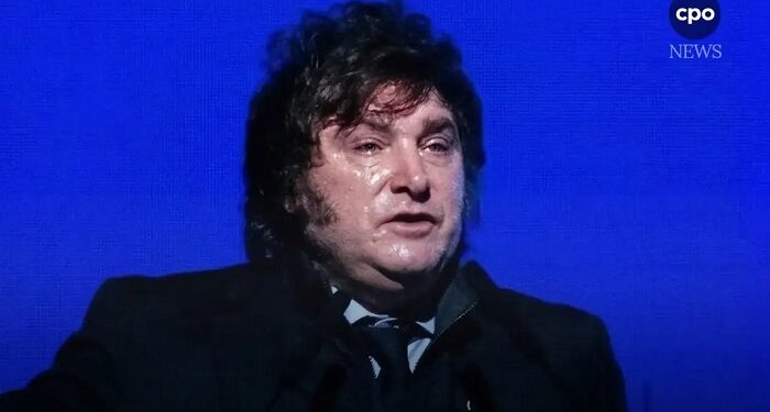 El rostro de Javier Milei se veía sucio y muy hinchado