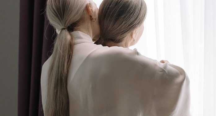 Las canas podrían revertirse con un método especial