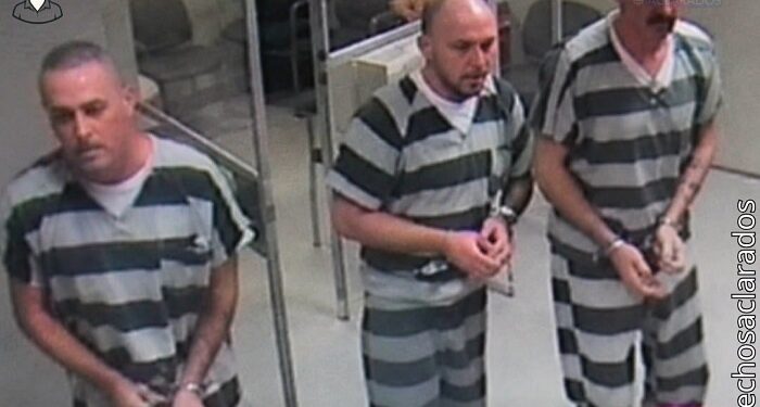 Unos reclusos intentaron escapar pero el guardia sufrió un infarto entonces los presos le salvaron la vida