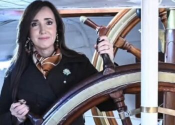 Victoria Villarruel visitó el Buque Museo Corbeta ARA “Uruguay”