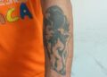 Por llevar tatuaje en un brazo, la Policía de la Ciudad reconoció y detuvo en la Villa 31 a un prófugo con 18 antecedentes