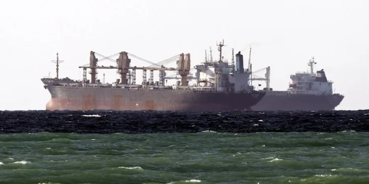EEUU logró sacar del estrecho de Ormuz millones de barriles de crudo durante los bombardeos