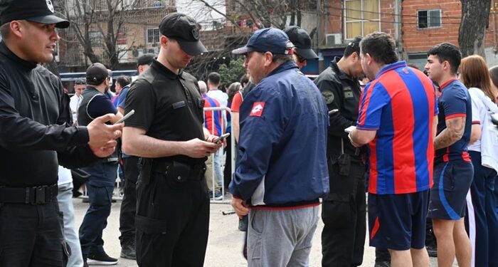 Operativos de la Ciudad en River-Huracán, San Lorenzo-Boca y Vélez-Tigre: 3 detenidos, 18 procesados y 365 actas contravencionales