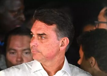 Flávio Bolsonaro huye a EEUU, Trump listo para darle asilo