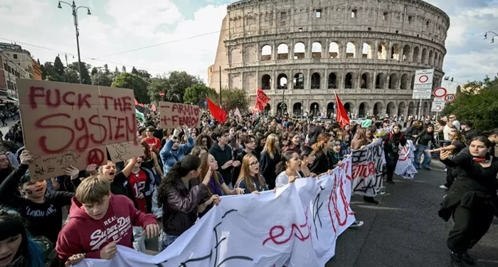 Manifestaciones en toda Italia y tensión en varias ciudades