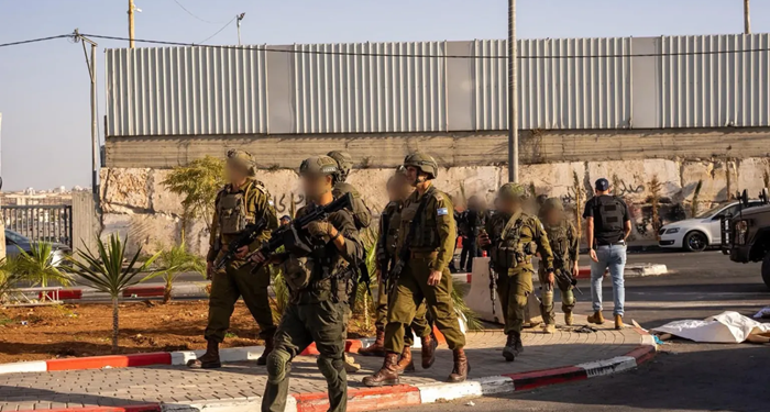 Israel desplaza a 1.600 palestinos de Hebrón y mantiene cerrada la ciudad