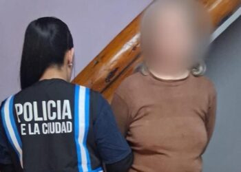 La Policía de la Ciudad detuvo en Río Negro a una partera que estaba prófuga desde 2024 por homicidio