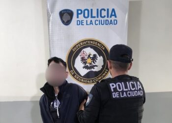 La Policía de la Ciudad detuvo a un ladrón con 11 antecedentes que robaba a vecinos de Parque Avellaneda con una réplica de ametralladora