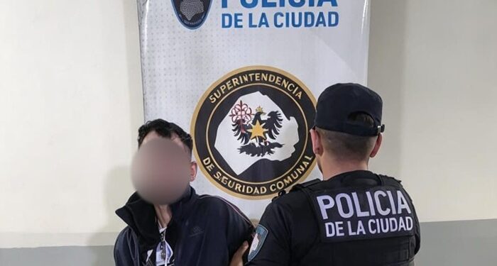 La Policía de la Ciudad detuvo a un ladrón con 11 antecedentes que robaba a vecinos de Parque Avellaneda con una réplica de ametralladora
