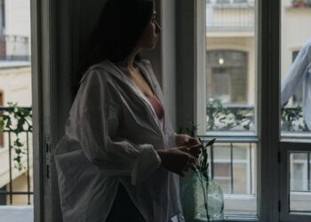 ¿Puede una pareja mantenerse comprometida sin convivir?