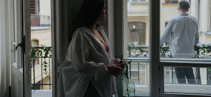 ¿Puede una pareja mantenerse comprometida sin convivir?